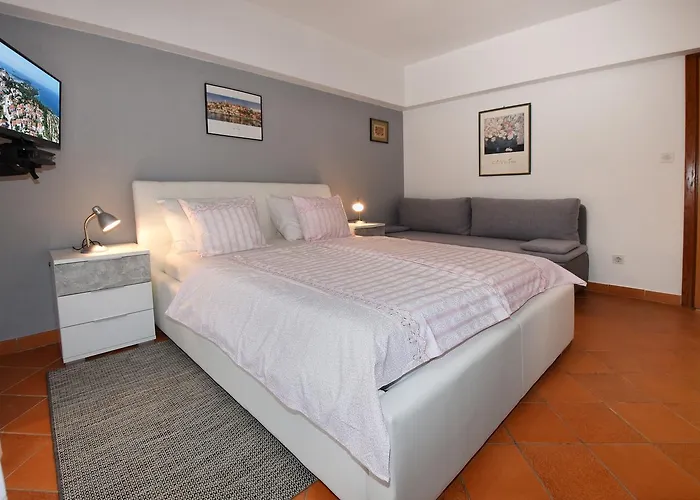 Apartment Sambris No 1